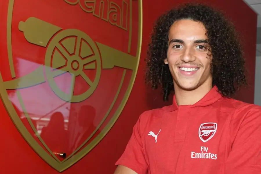 Il centrocampista francese Guendouzi si unisce all'Arsenal